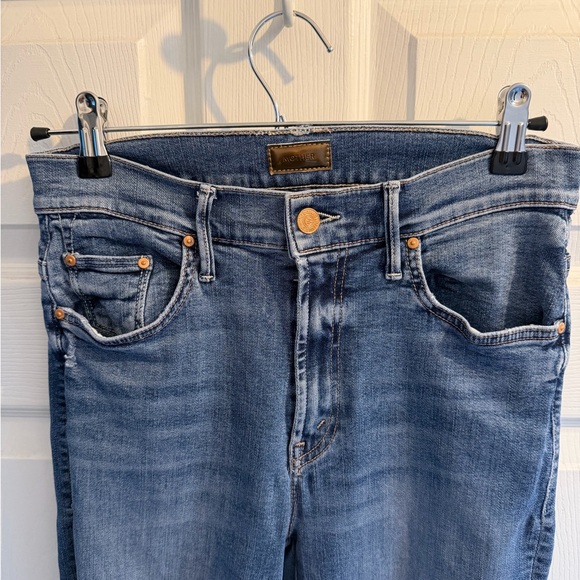 Mother The Insider Crop Step Chew Jeans
Size 28 - Picture 3 of 9